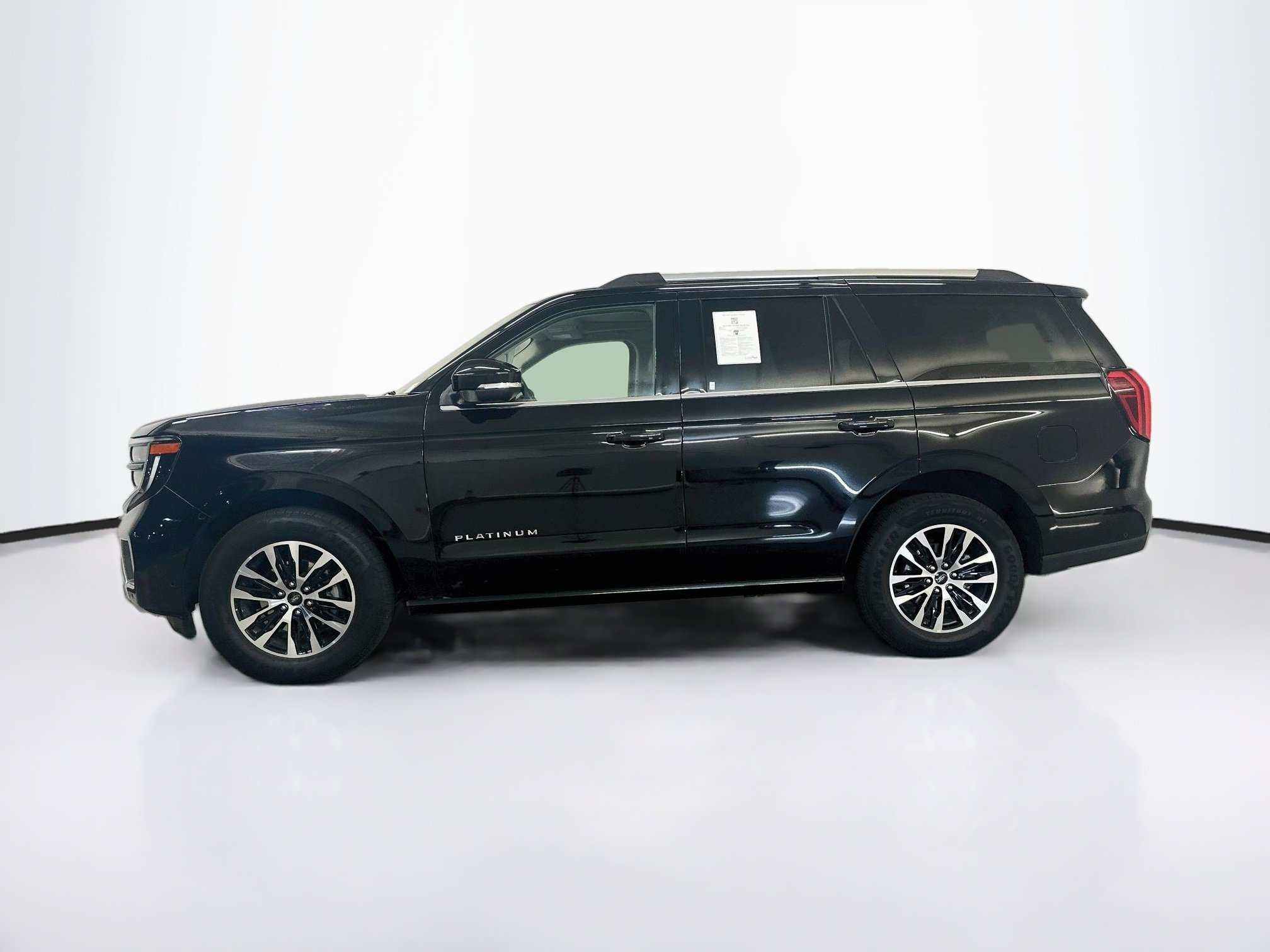 Used 2025 Ford Expedition Platinum AWD/4WD image 4