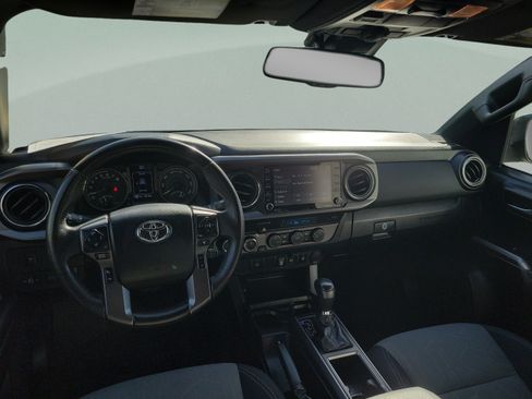Used 2021 Toyota Tacoma TRD Off-Road AWD/4WD image 21