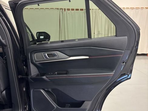 Used 2025 Ford Explorer ST-Line w/ Premium Package AWD/4WD image 29