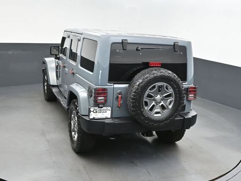 Used 2015 Jeep Wrangler Unlimited Rubicon w/ Connectivity Group image 33