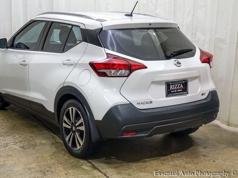 Used 2018 Nissan Kicks SV FWD image 5