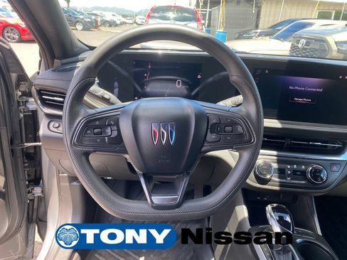 Used 2025 Buick Envista Preferred FWD image 32