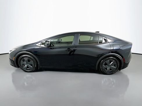 Used 2026 Toyota Prius Plug-In Hybrid FWD image 8