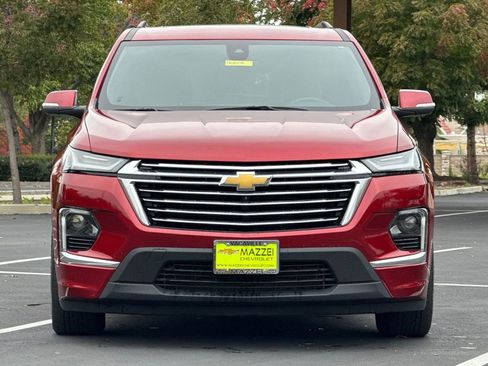 Used 2023 Chevrolet Traverse Premier image 7