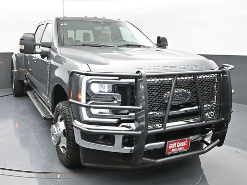 Used 2024 Ford F350 Lariat w/ FX4 Off-Road Package image 3