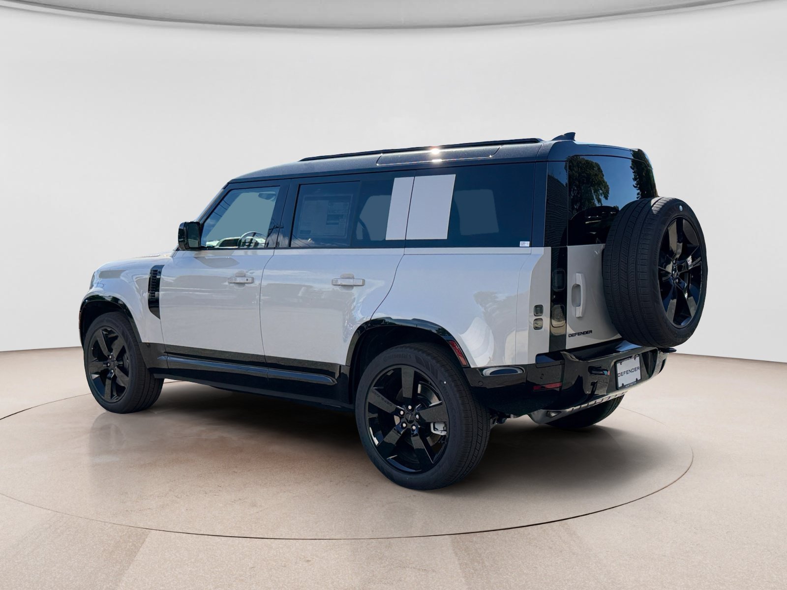 New 2026 Land Rover Defender 110 X-Dynamic SE AWD/4WD image 3