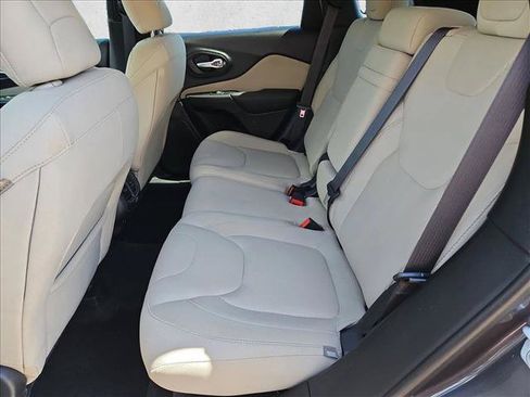 Used 2016 Jeep Cherokee Latitude w/ Safety/Convenience Group FWD image 25
