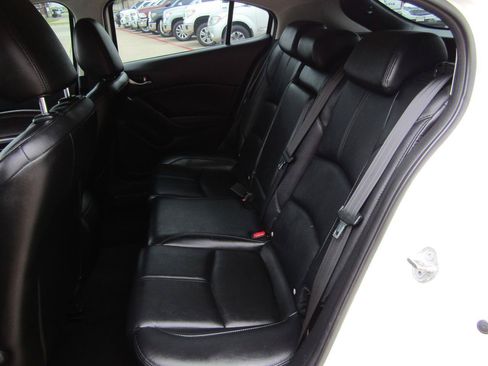 Used 2017 MAZDA MAZDA3 Touring FWD image 10
