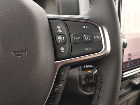 Used 2025 RAM 1500 Big Horn AWD/4WD image 25