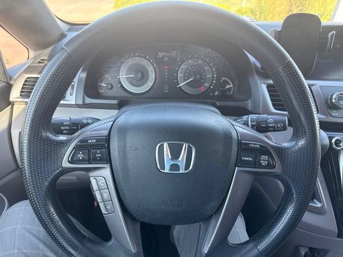 Used 2017 Honda Odyssey SE image 8