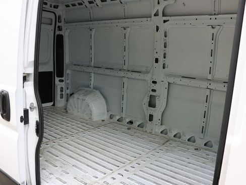 Used 2025 RAM ProMaster 2500 w/ Convenience Group FWD image 17