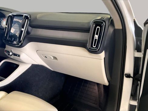 Used 2019 Volvo XC40 T5 Inscription AWD/4WD image 16