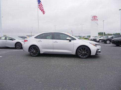 Used 2023 Toyota Corolla SE image 1