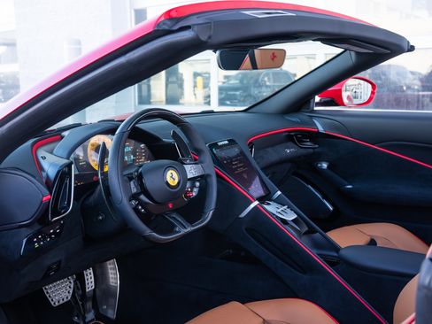 Used 2025 Ferrari Roma Spider image 18
