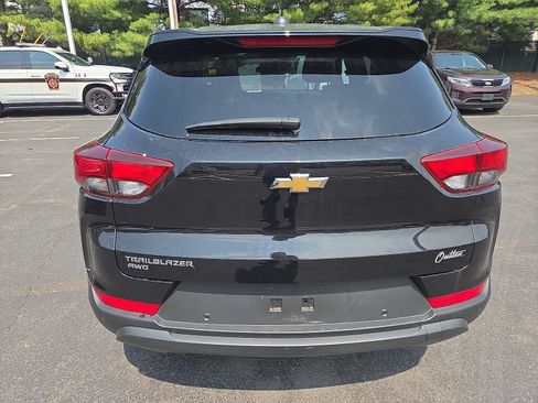 Used 2025 Chevrolet TrailBlazer LS w/ LS Convenience Package AWD/4WD image 4