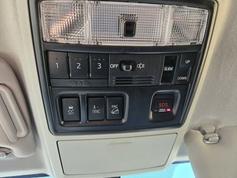 Used 2018 Toyota 4Runner Limited image 31