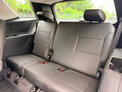 Used 2020 Chevrolet Traverse RS AWD/4WD image 27