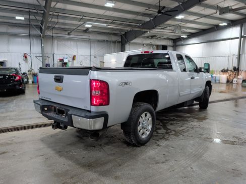 Used 2013 Chevrolet Silverado 2500 LT w/ Interior Plus Package AWD/4WD image 3