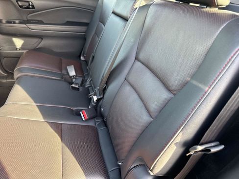 Certified 2025 Honda Passport Black Edition image 15