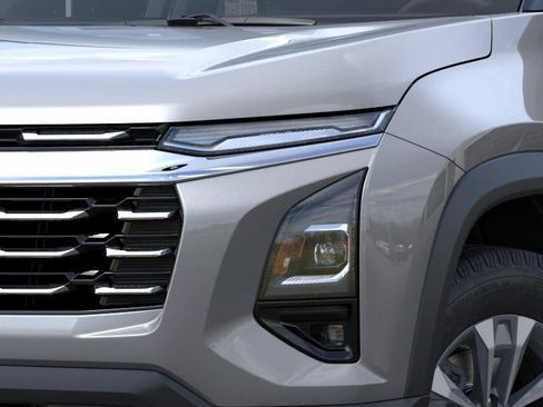 New 2026 Chevrolet Equinox LT w/ Convenience Package II AWD/4WD image 10