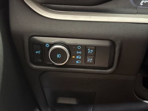 Used 2023 Ford Explorer XLT w/ Equipment Group 202A AWD/4WD image 30
