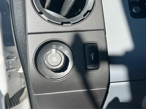 Used 2015 Ford F550 4x4 Regular Cab Super Duty image 17