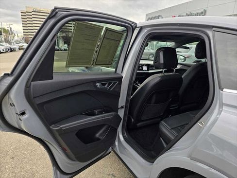 Used 2023 Audi Q4 e-tron Premium Plus w/ Premium Plus image 17