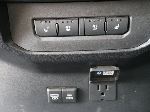 Used 2023 Toyota Tundra Platinum image 13