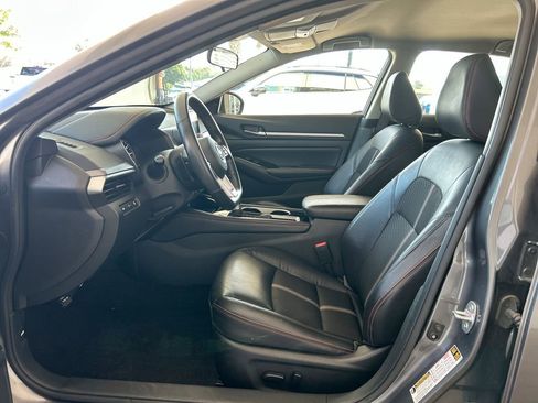 Used 2024 Nissan Altima 2.5 SR FWD image 10