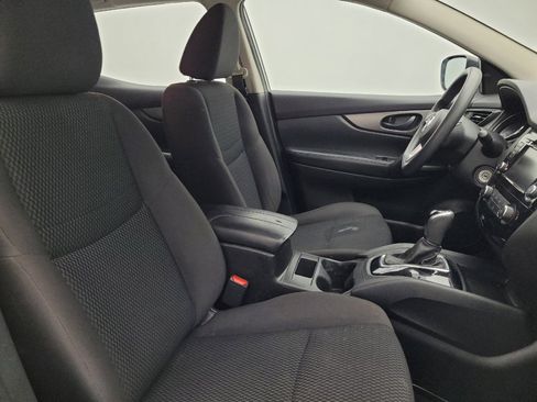 Used 2020 Nissan Rogue Sport S image 21