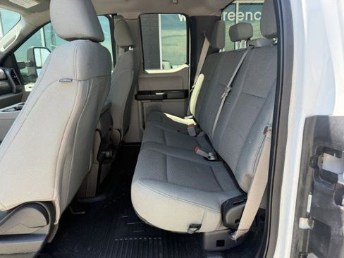 Used 2019 Ford F250 XL w/ Power Equipment Group AWD/4WD image 9