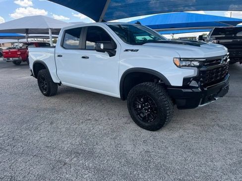 Used 2025 Chevrolet Silverado 1500 ZR2 w/ Technology Package AWD/4WD image 3