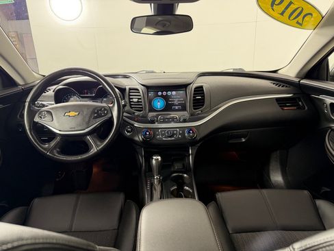 Used 2019 Chevrolet Impala LT FWD image 24