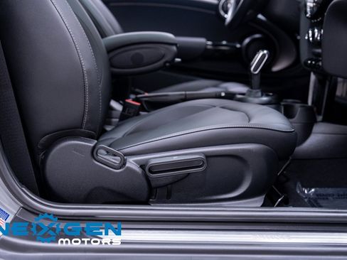 Used 2023 MINI Cooper 2-Door Hardtop image 45