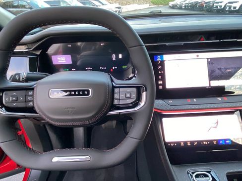 Used 2025 Jeep Wagoneer S Limited image 5