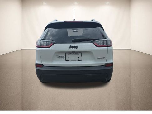 Used 2019 Jeep Cherokee Latitude w/ Popular Appearance Group image 4