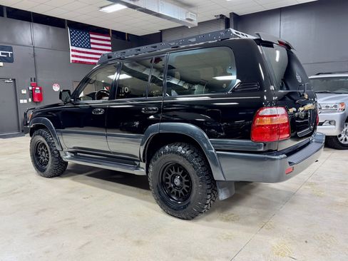 Used 2001 Toyota Land Cruiser image 11