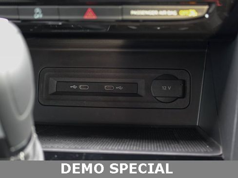 Used 2023 Volkswagen Atlas Cross Sport SE image 22