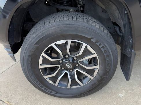Used 2023 Toyota Tacoma TRD Sport AWD/4WD image 9