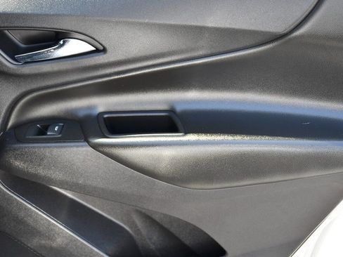 Used 2021 Chevrolet Equinox LT w/ Driver Convenience Package image 15