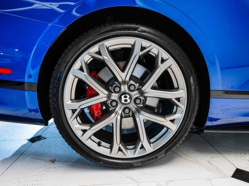 Used 2024 Bentley Continental GT V8 image 13