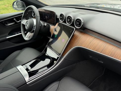 Used 2025 Mercedes-Benz C 300 4MATIC Sedan image 15