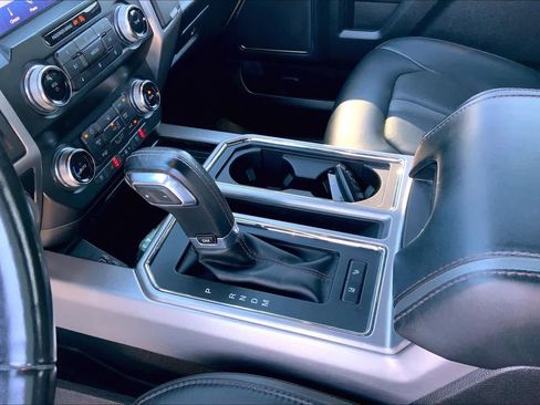 Used 2019 Ford F150 Platinum w/ Equipment Group 701A Luxury image 17