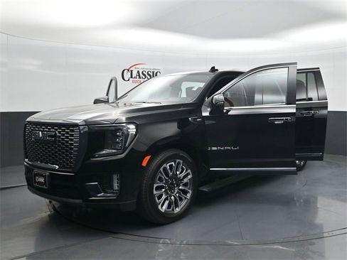 Used 2023 GMC Yukon XL Denali Ultimate image 34