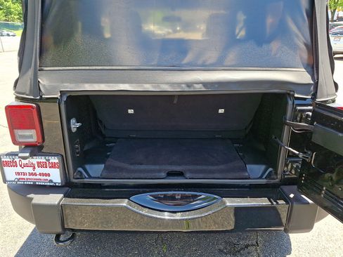 Used 2018 Jeep Wrangler Sport AWD/4WD image 29
