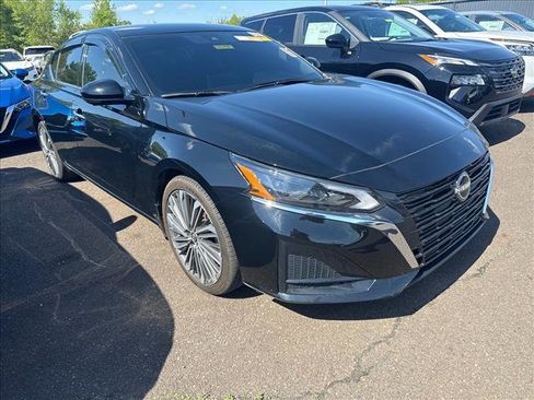Certified 2025 Nissan Altima 2.5 SL FWD image 1