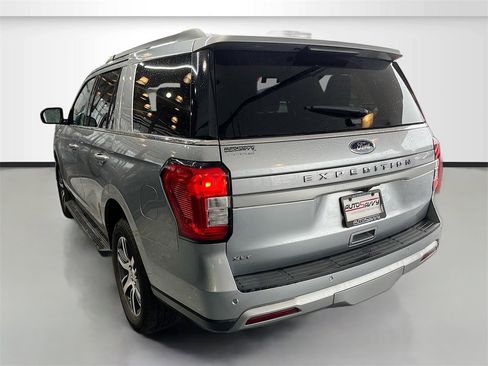 Used 2024 Ford Expedition XLT image 5