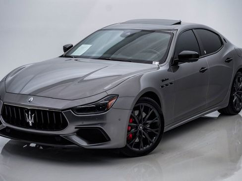 Used 2022 Maserati Ghibli Modena Q4 AWD/4WD image 3