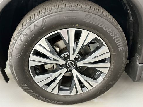 Used 2023 Nissan Rogue SV AWD/4WD image 11