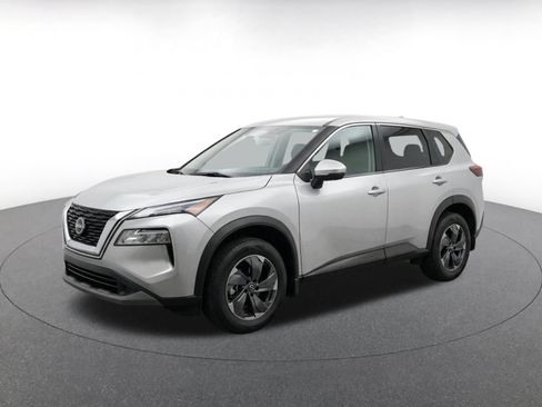 Used 2025 Nissan Rogue SV AWD/4WD image 3